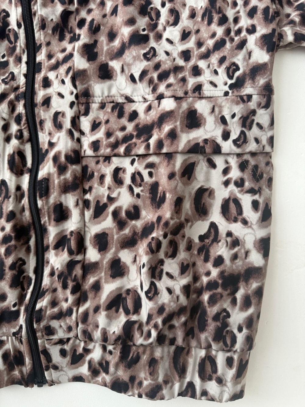 Leopard Print Bomber Jacket in Brown and Black Size Medium - Picture 4 of 10